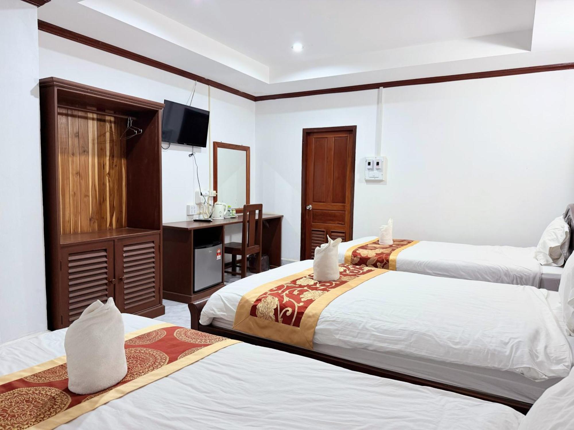 Vangvieng Sisavang Mountain View Hotel ヴァンヴィエン エクステリア 写真