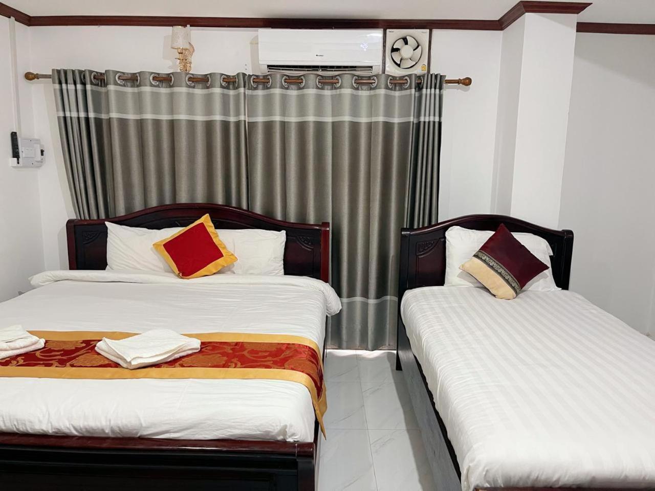 Vangvieng Sisavang Mountain View Hotel ヴァンヴィエン エクステリア 写真