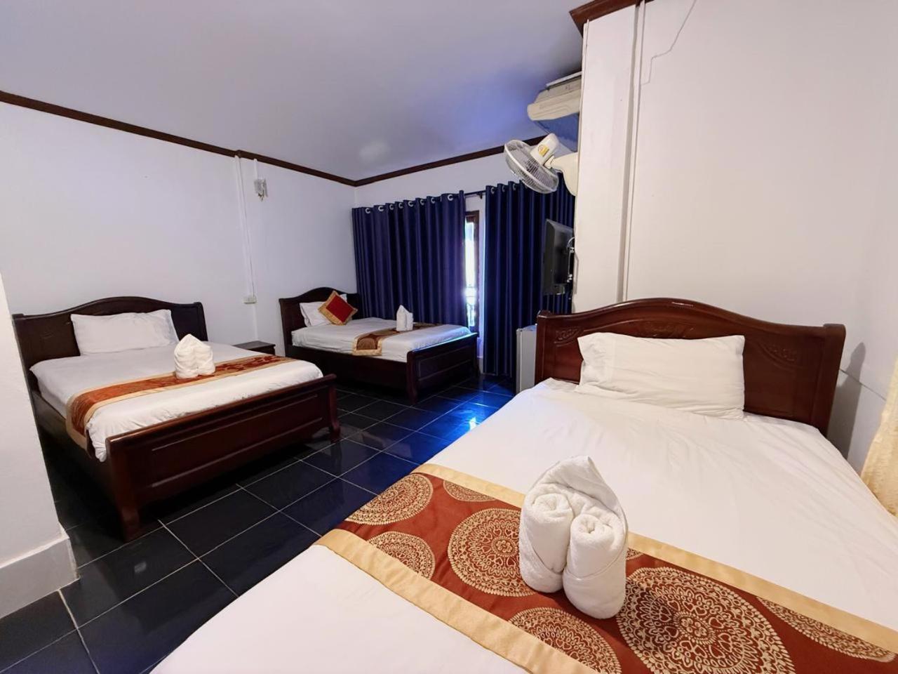 Vangvieng Sisavang Mountain View Hotel ヴァンヴィエン エクステリア 写真