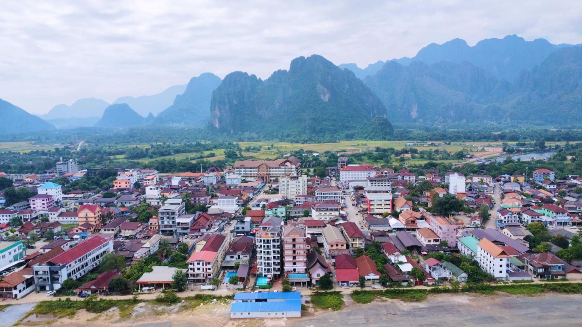 Vangvieng Sisavang Mountain View Hotel ヴァンヴィエン エクステリア 写真