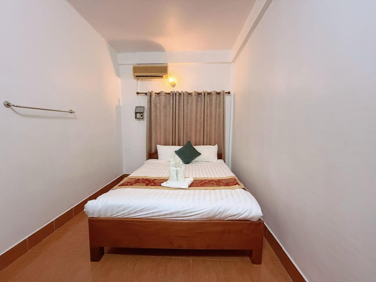 Vangvieng Sisavang Mountain View Hotel ヴァンヴィエン エクステリア 写真