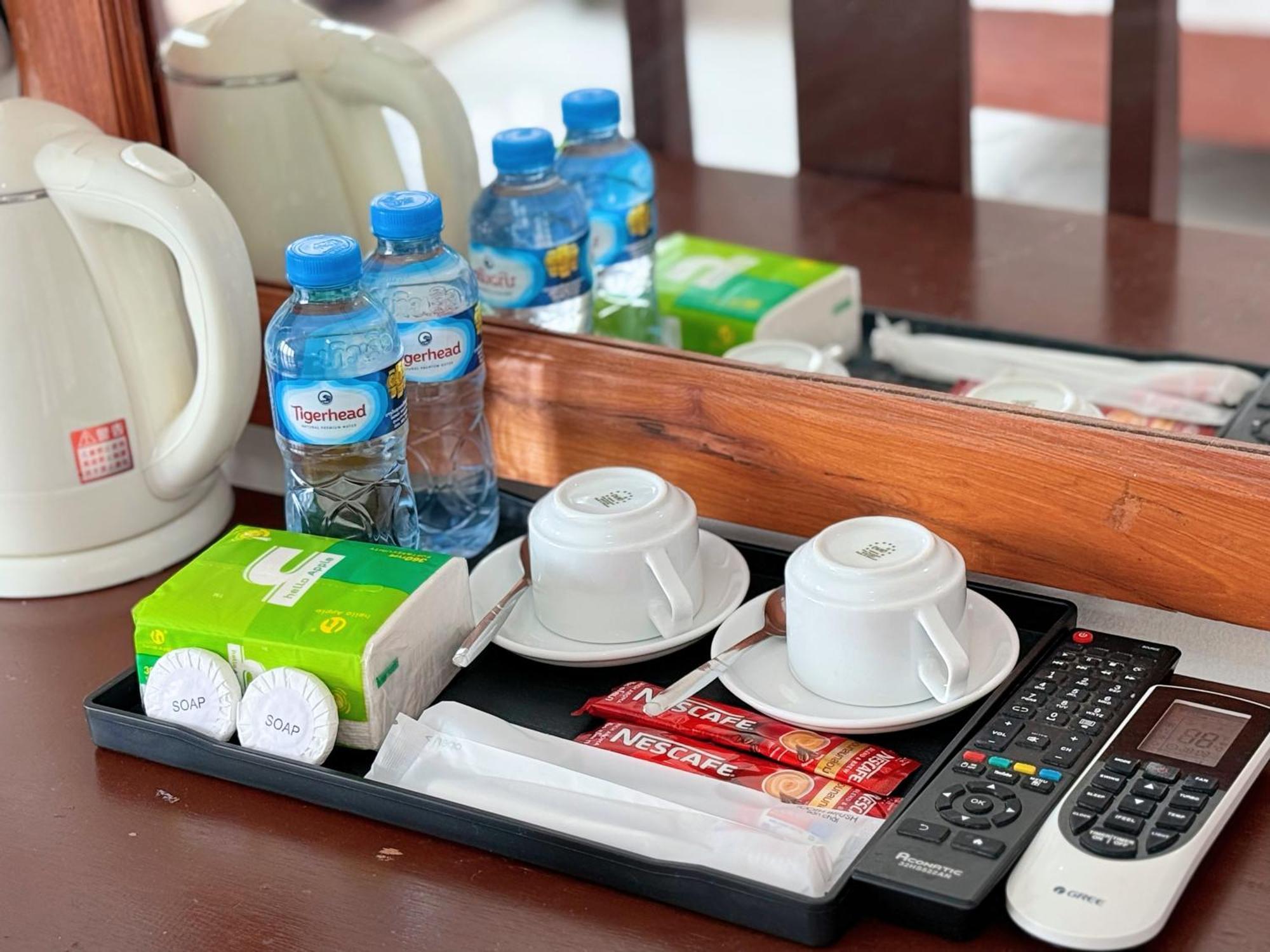 Vangvieng Sisavang Mountain View Hotel ヴァンヴィエン エクステリア 写真