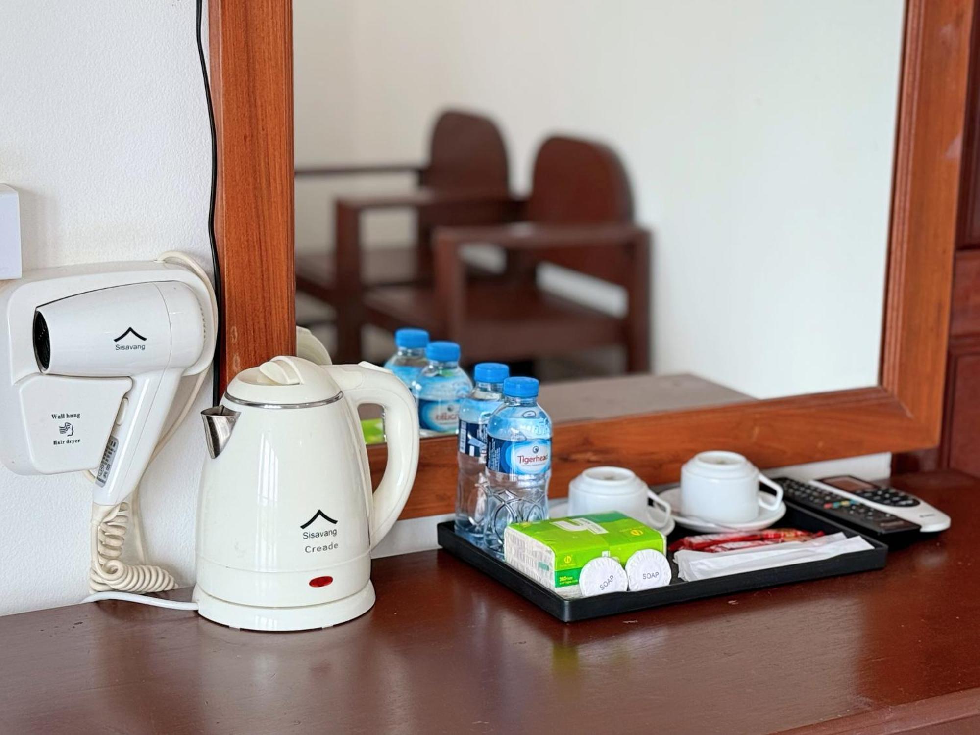 Vangvieng Sisavang Mountain View Hotel ヴァンヴィエン エクステリア 写真