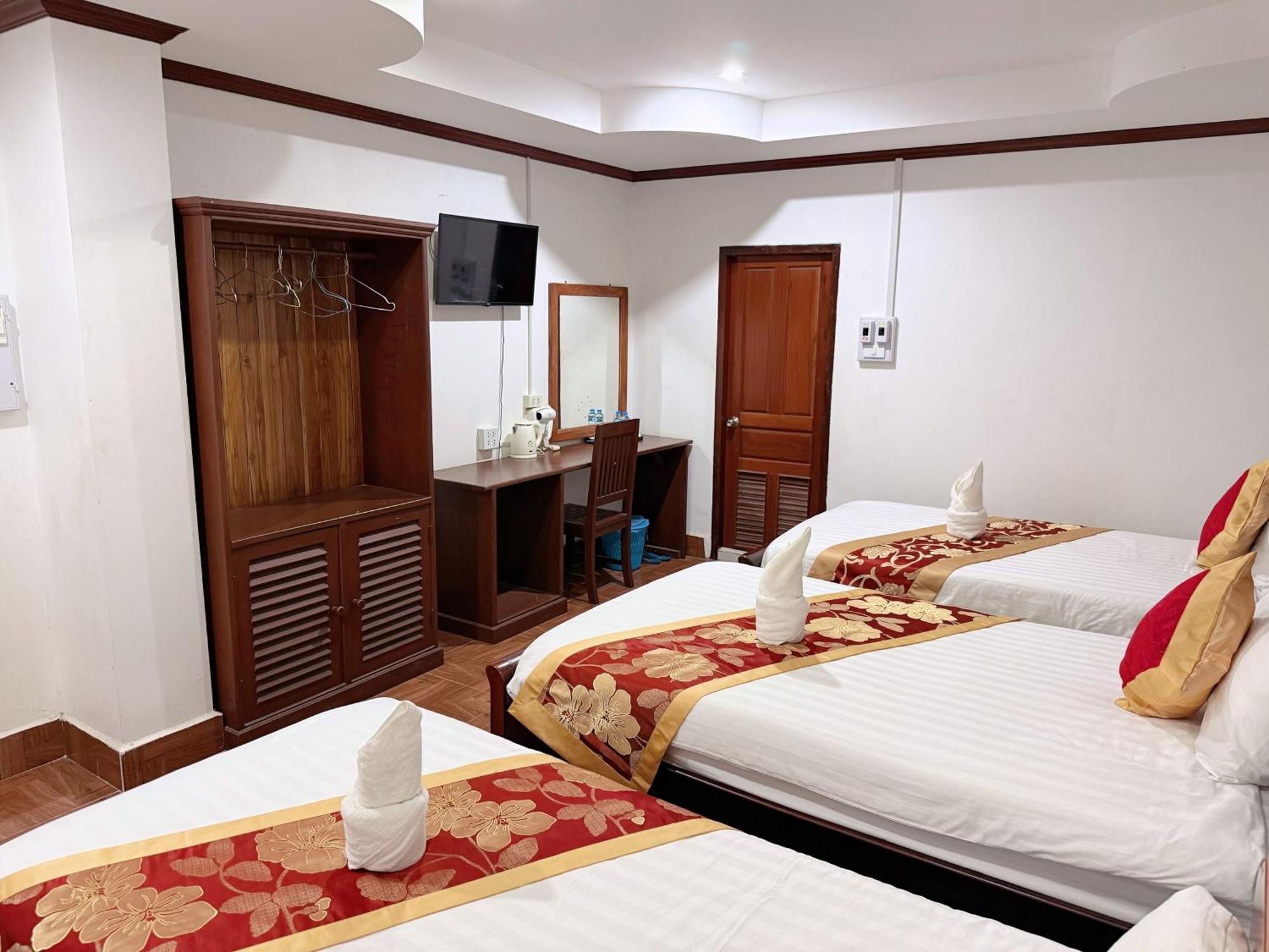 Vangvieng Sisavang Mountain View Hotel ヴァンヴィエン エクステリア 写真