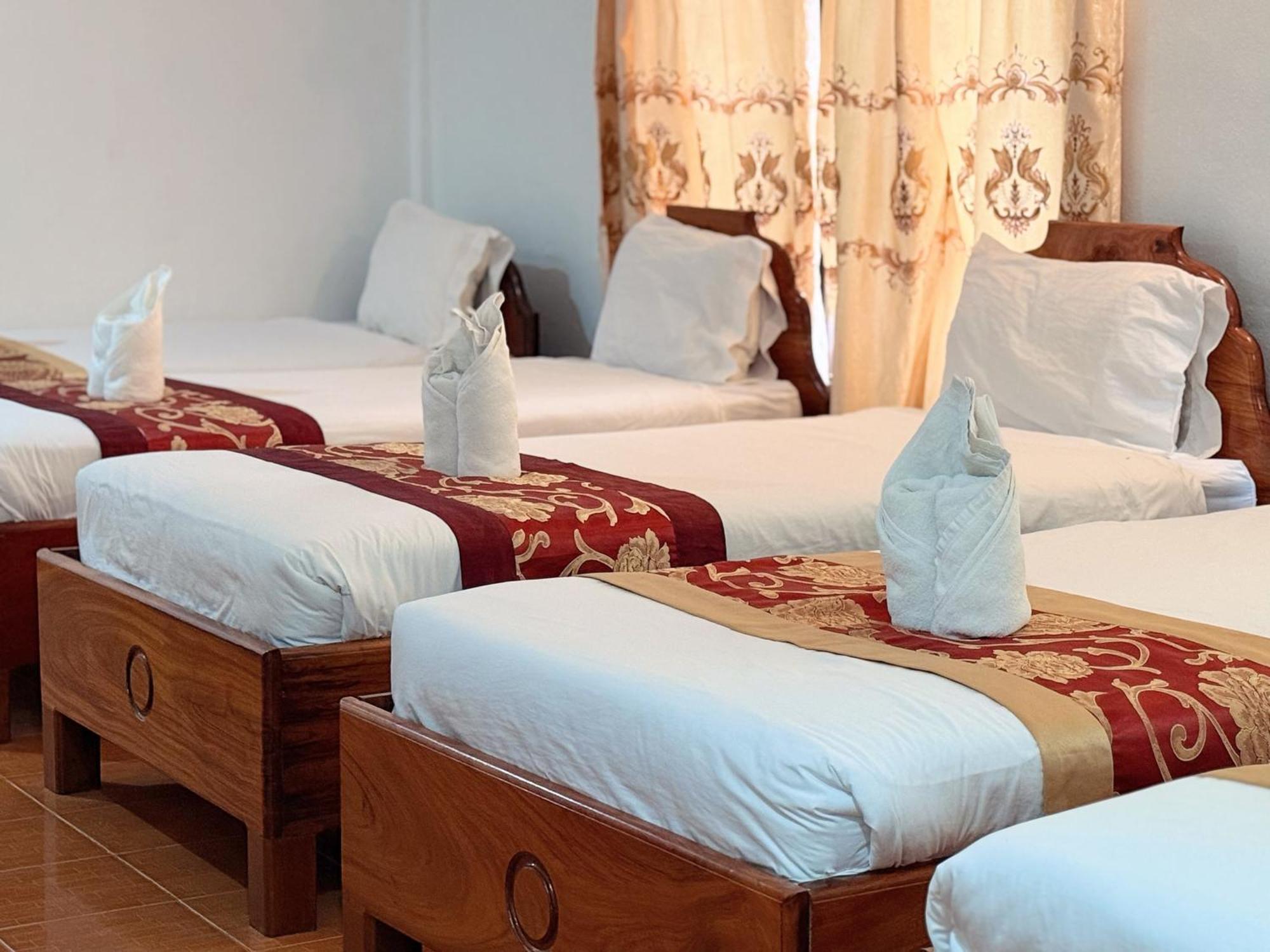 Vangvieng Sisavang Mountain View Hotel ヴァンヴィエン エクステリア 写真
