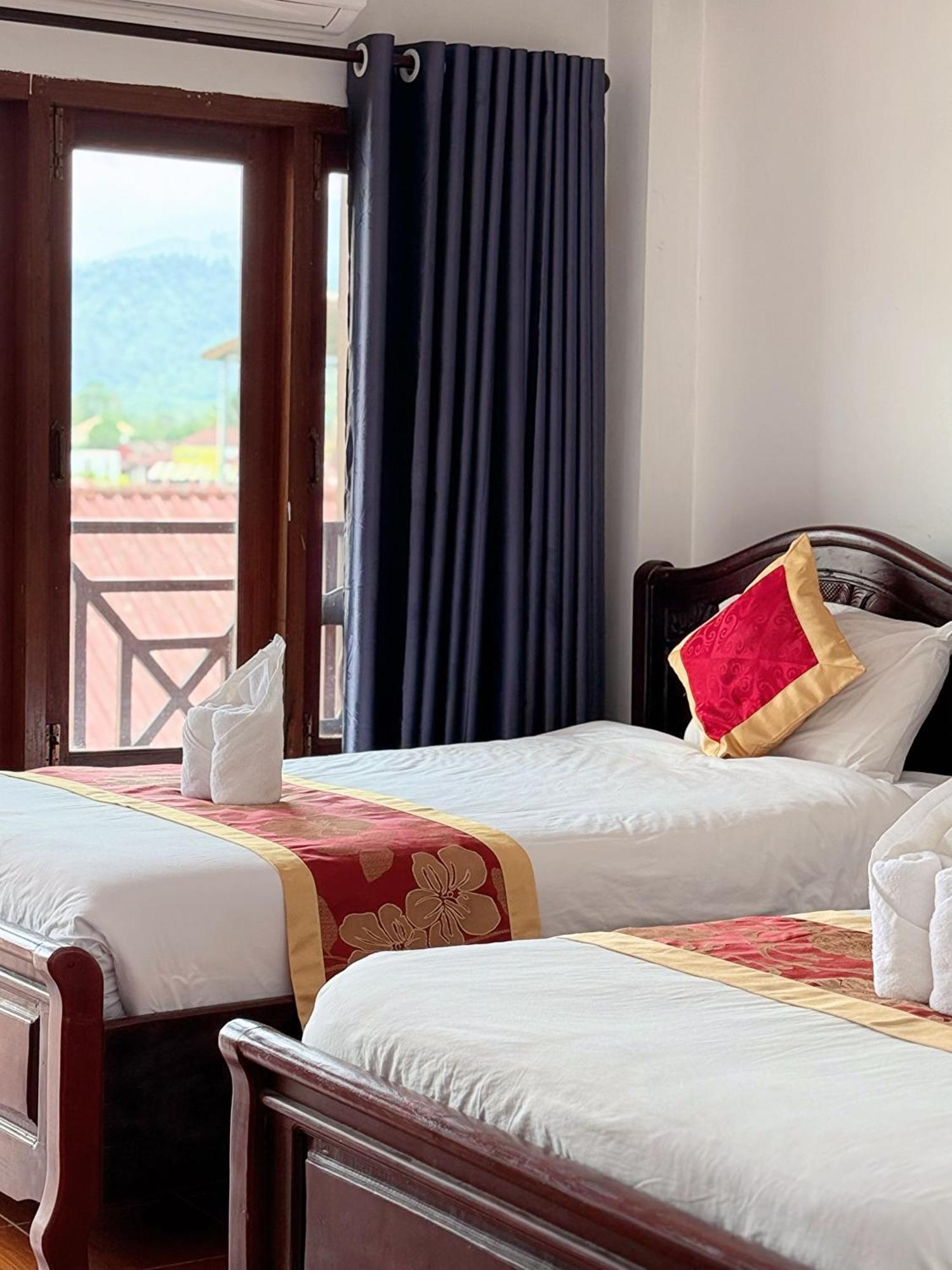 Vangvieng Sisavang Mountain View Hotel ヴァンヴィエン エクステリア 写真